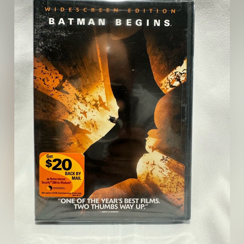 BATMAN BEGINS WIDESCREEN EDITION DVD. BRUCE WAYNE. DC . WARNER BROTHERS